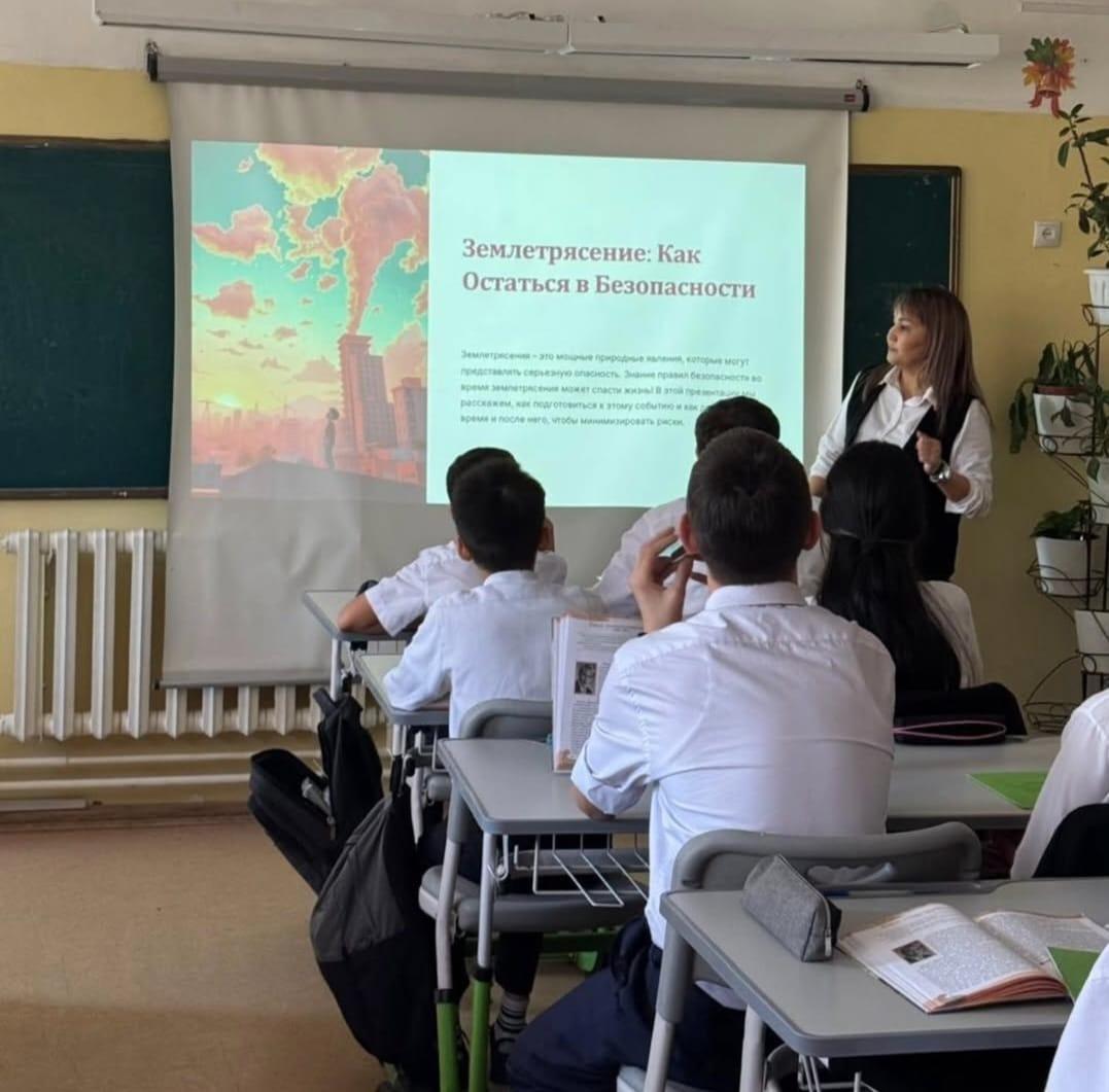 «КӨМЕК» БАҒДАРЛАМАСЫ БОЙЫНША СЫНЫП САҒАТТАРЫ ӨТКІЗІЛДІ. «КӨМЕК» бағдарламасы — бұл оқушылар  психологиялық, әлеуметтік және құқықтық көмек көрсетуге бағытталған арнайы бағдарлама.