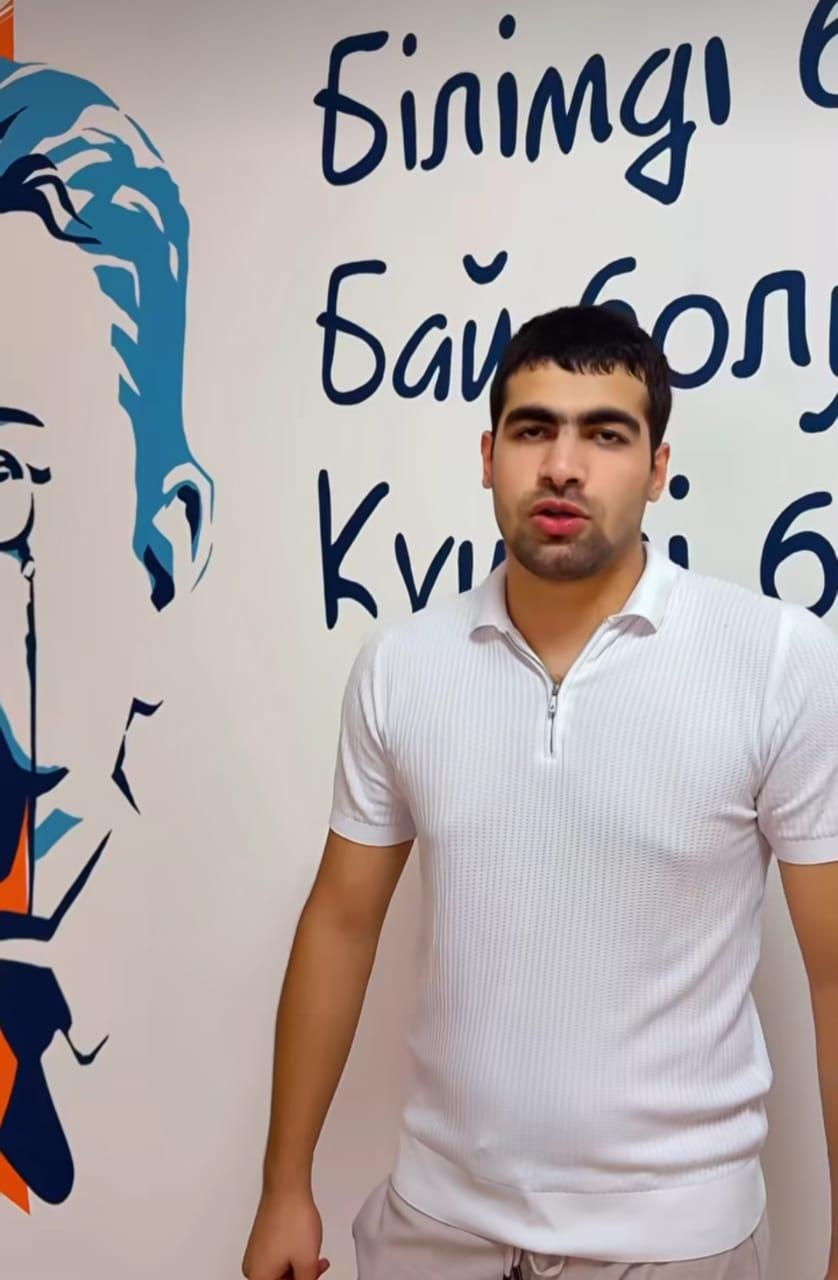 №157 жалпы білім беретін мектепте түрлі ұлт өкілдерінен құралған ұстаздар қауымы мемлекеттік тілді құрметтеп, оны үйренуге, дамытуға ерекше көңіл бөледі.